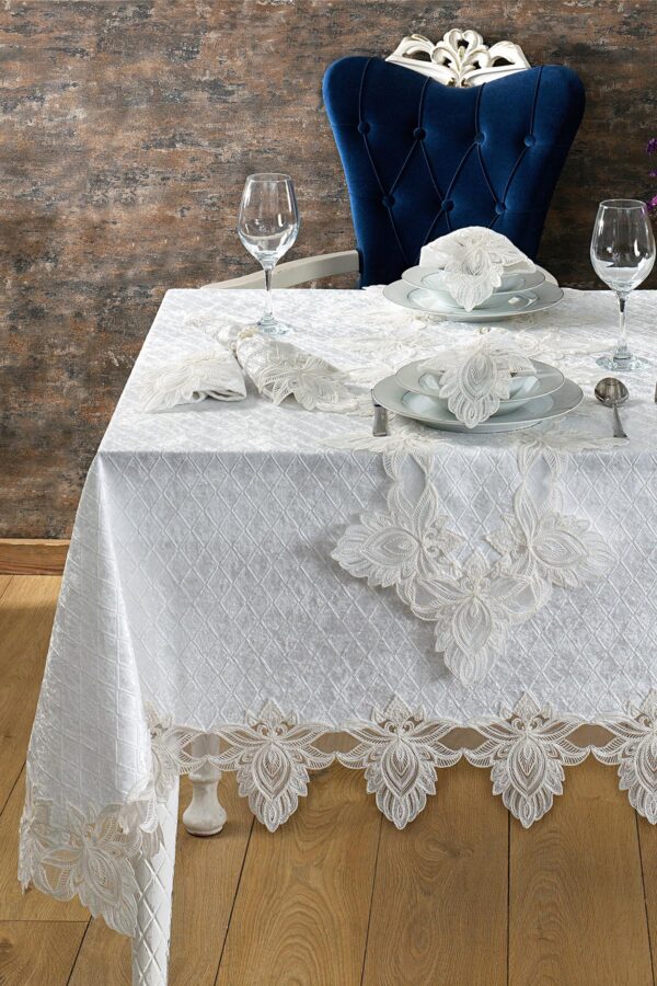 25-Piece Velvet Lace Tablecloth Set