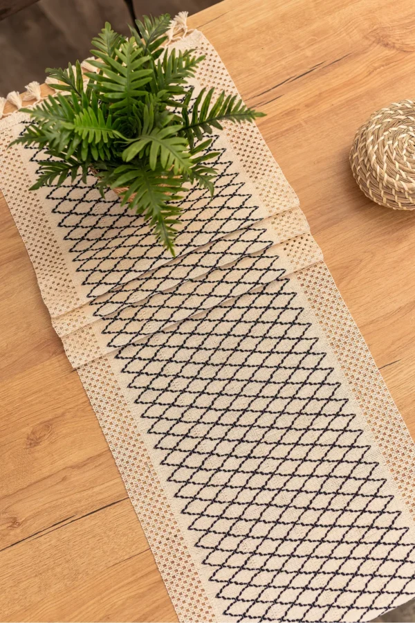 Pattern Table Runner - Image 2