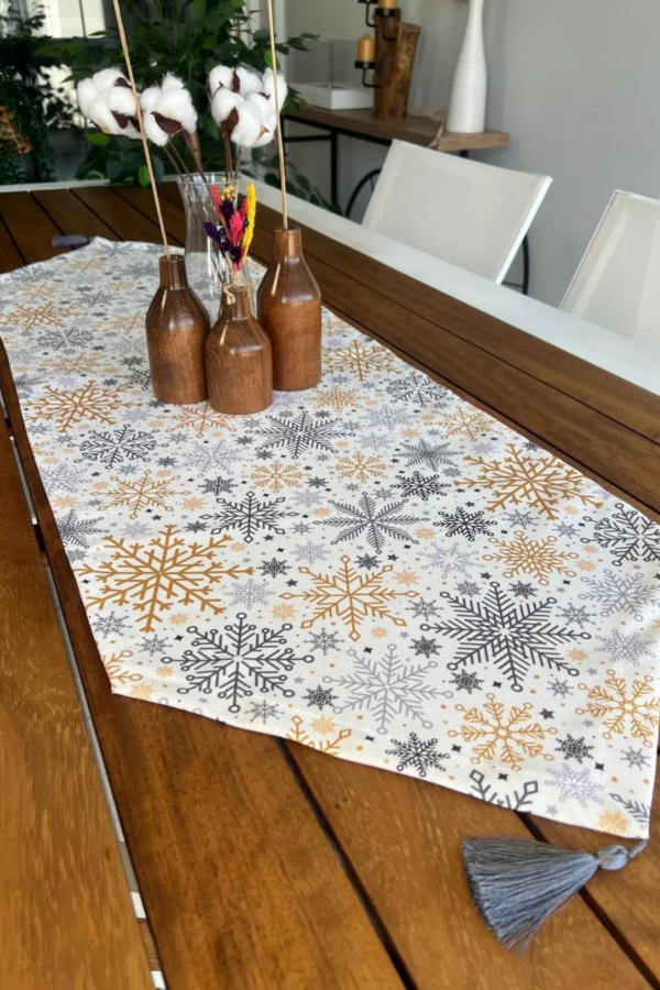 Snowflake Pattern Table Runner - Image 3