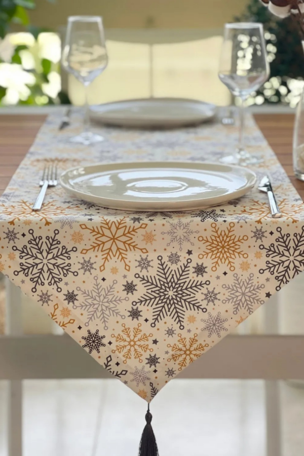 Snowflake Pattern Table Runner