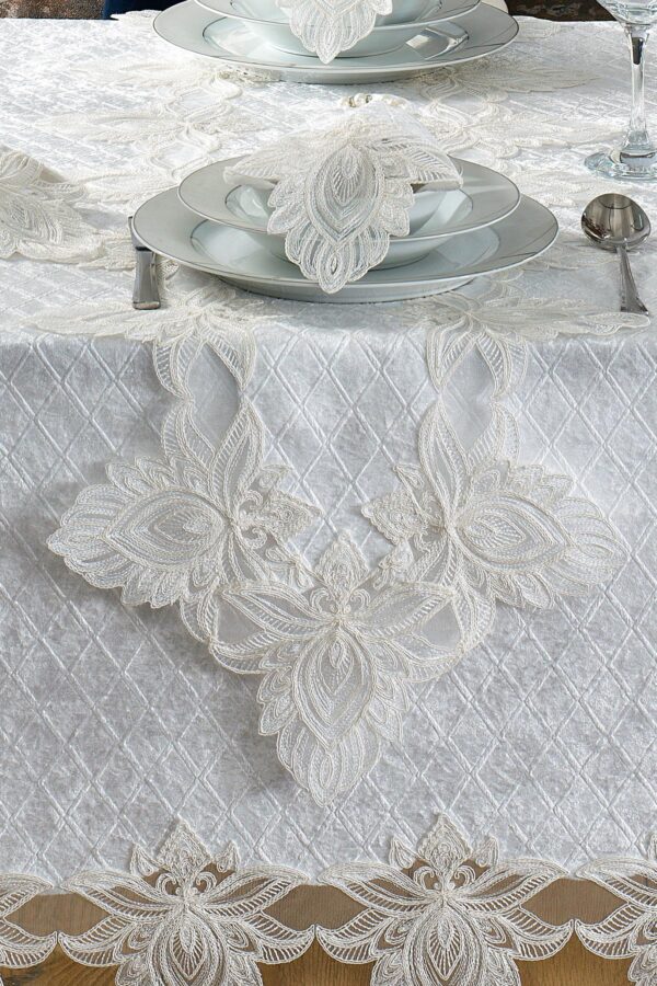 25-Piece Velvet Lace Tablecloth Set - Image 3