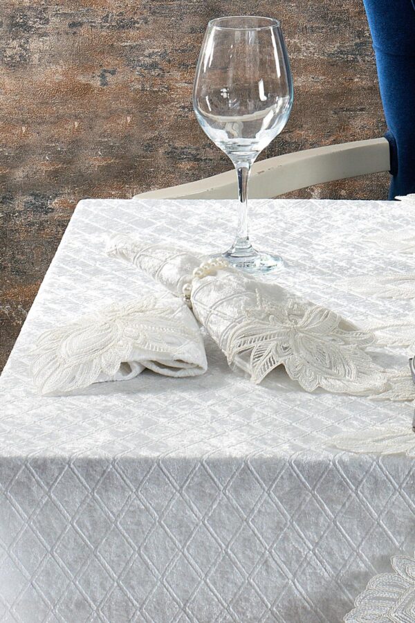 25-Piece Velvet Lace Tablecloth Set - Image 2