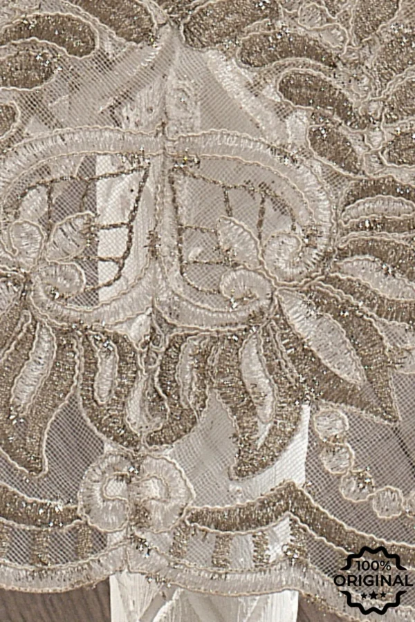 Velvet Table Cloth with Lace - Image 2