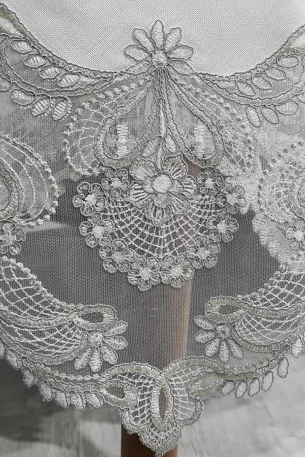 Floral Lace Tablecloth Set - Image 3