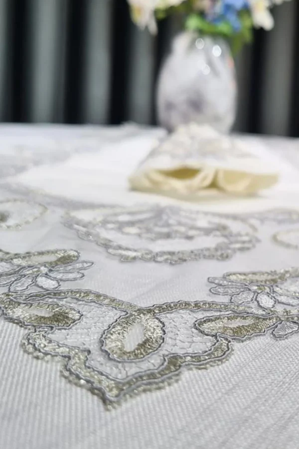 Floral Lace Tablecloth Set