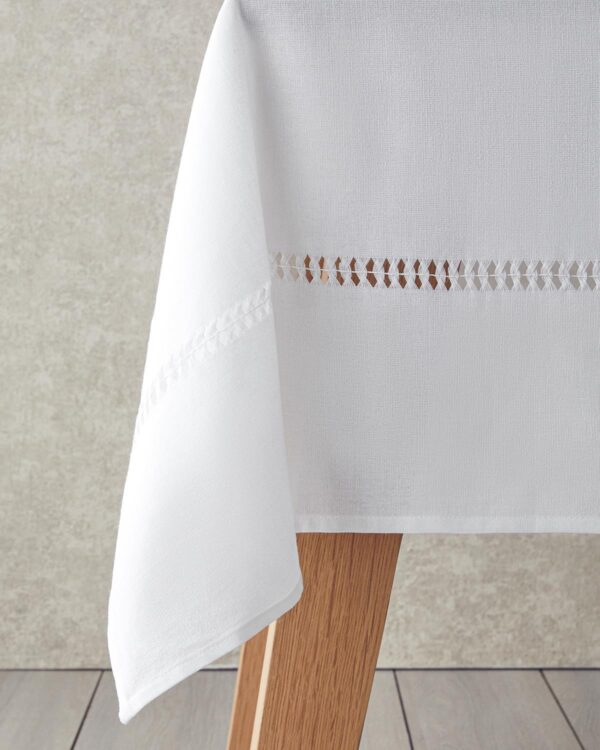 59 x 79 inches White Cotton Tablecloth - Image 3